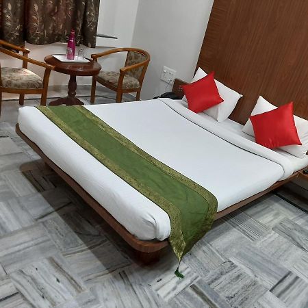 City Palace Hotel होटल सिटी पैलेस Nászik Kültér fotó
