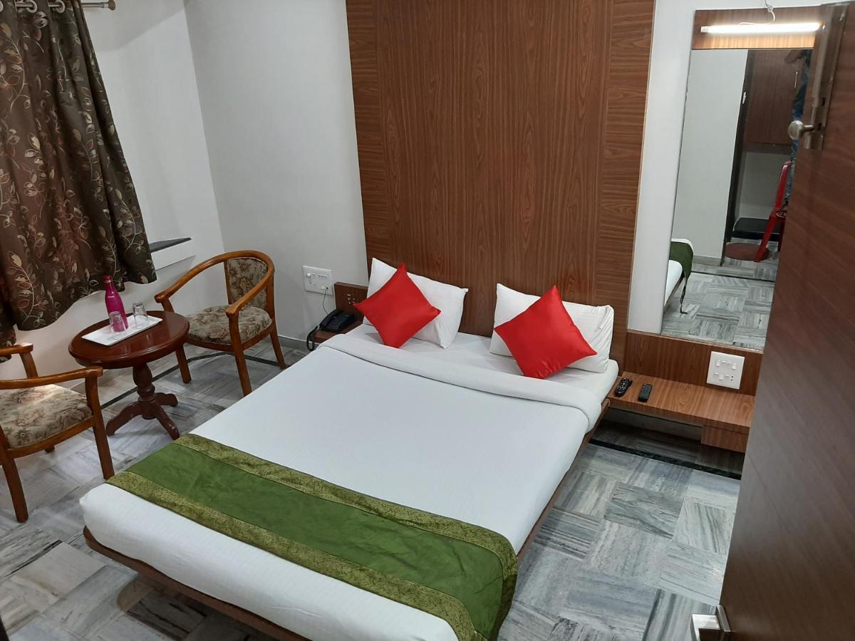City Palace Hotel होटल सिटी पैलेस Nászik Kültér fotó